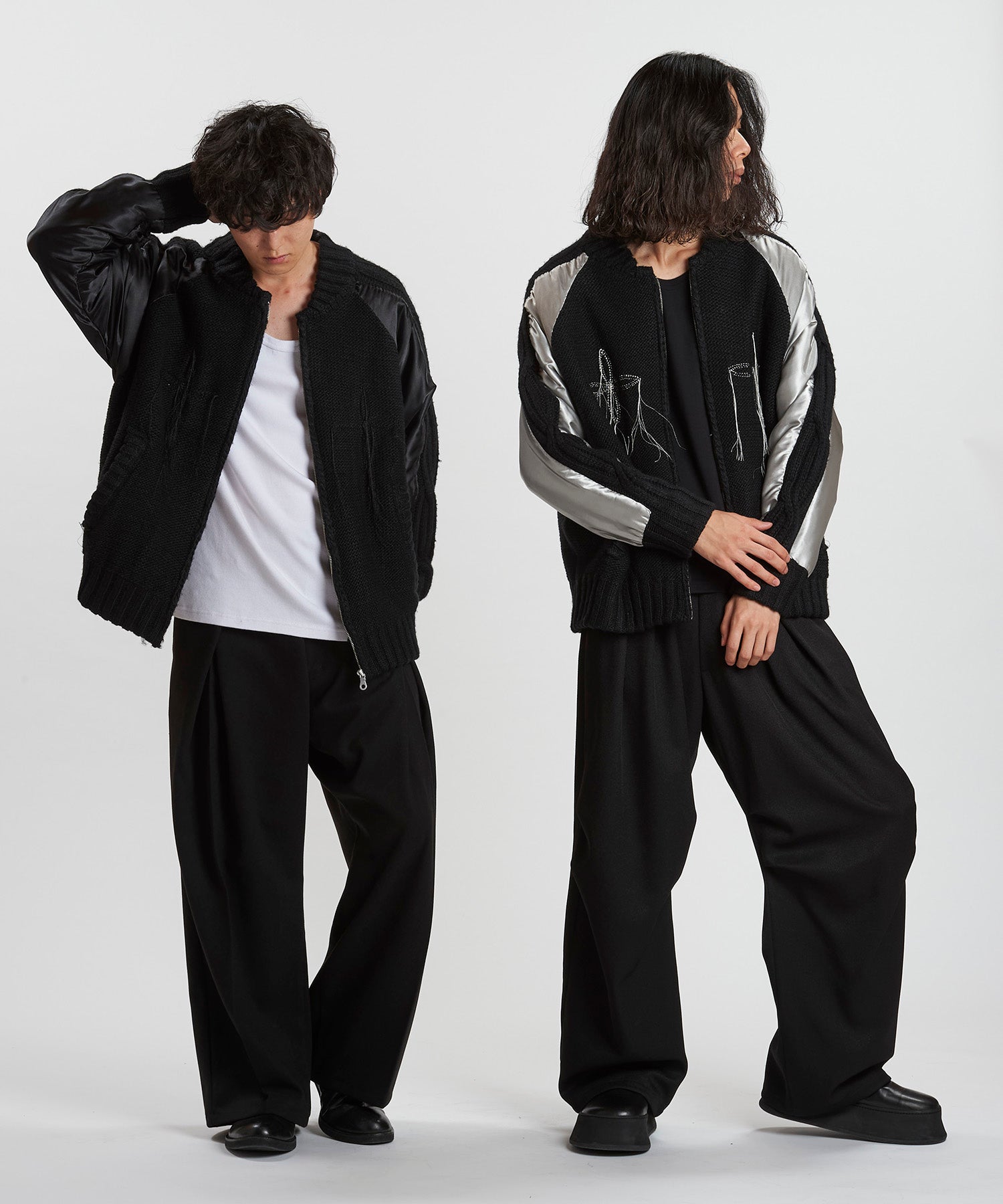 BLACK Model:H169cm / SILVER Model:H180cm