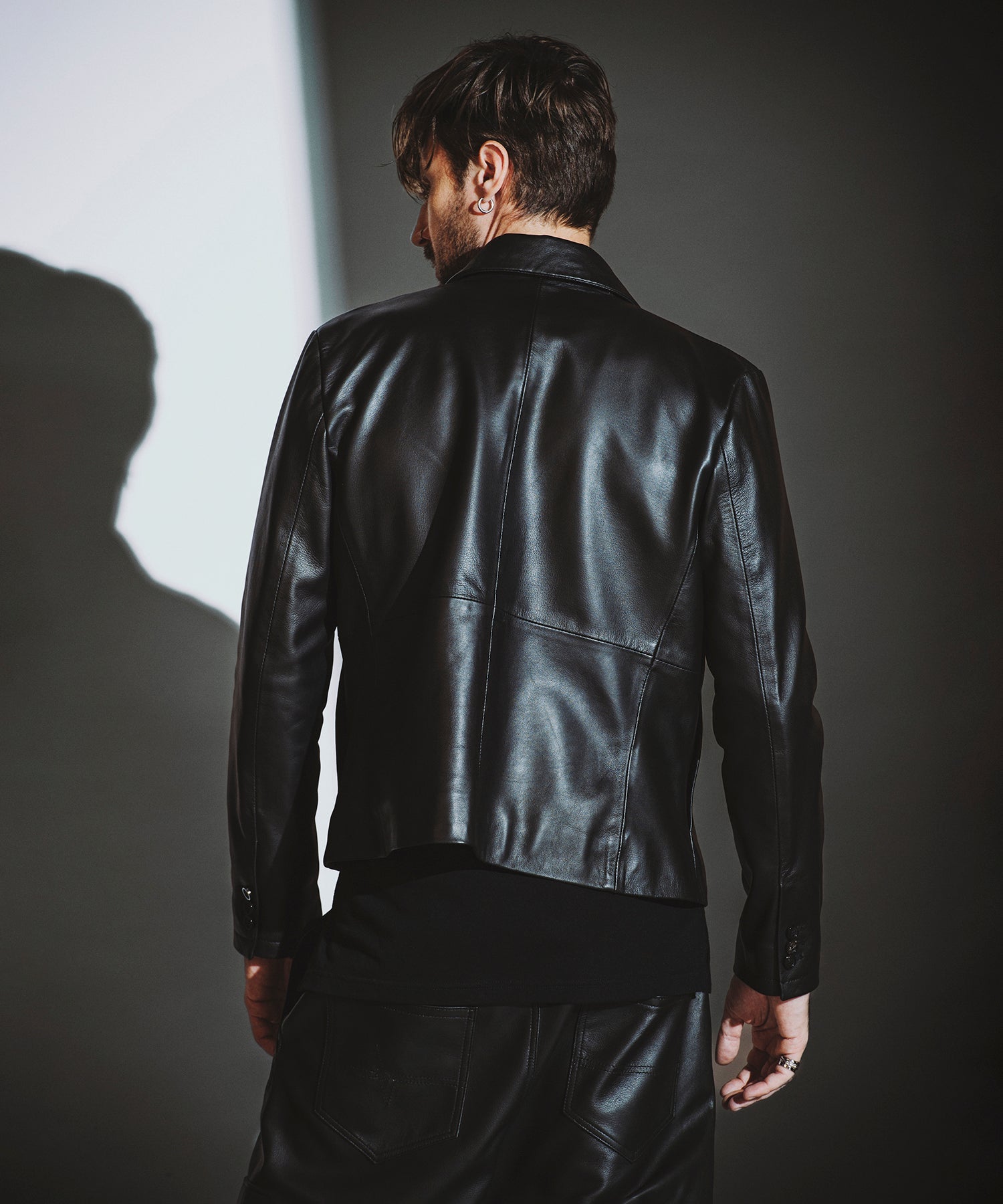 BLACK Model:H182cm