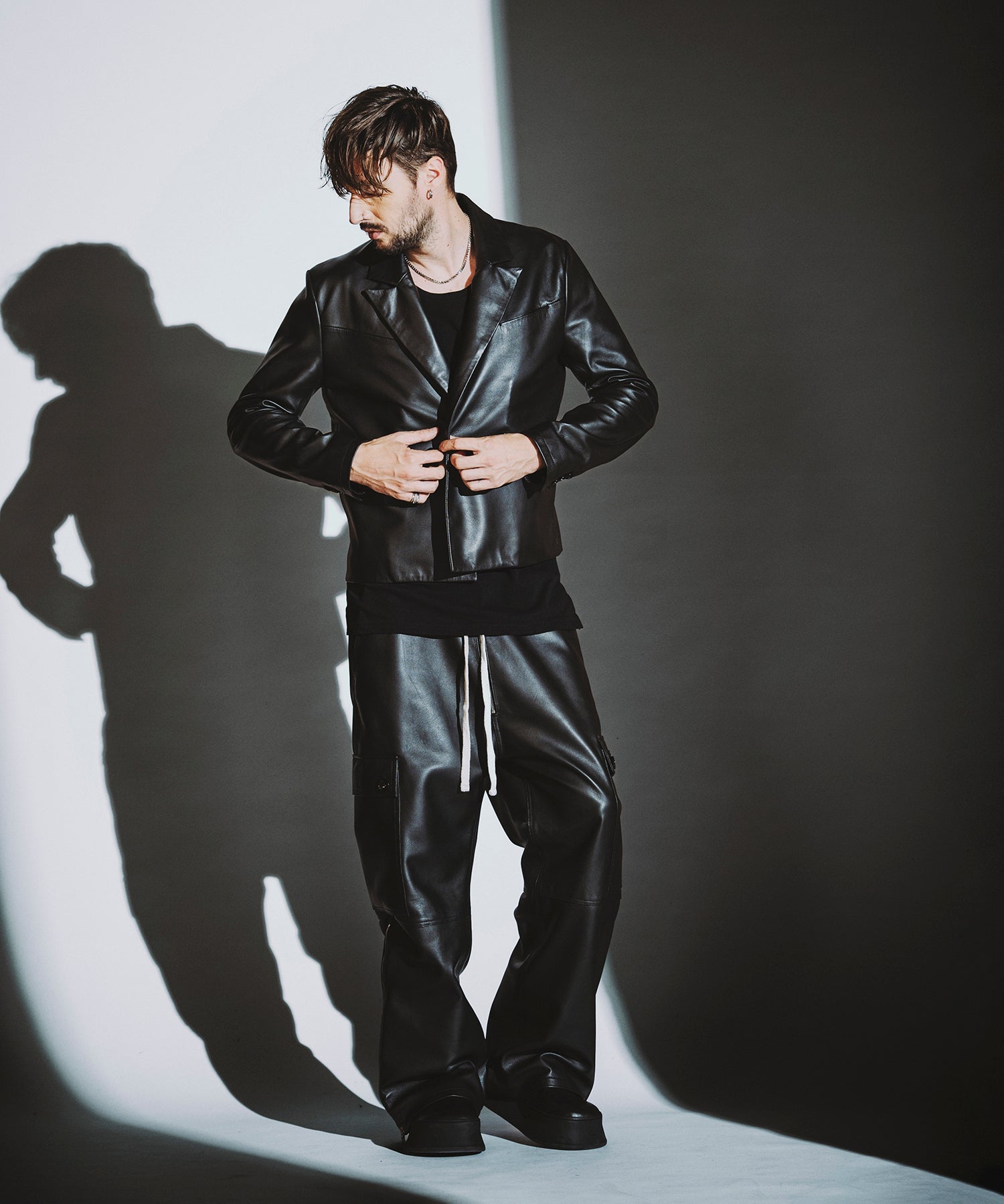 BLACK Model:H182cm
