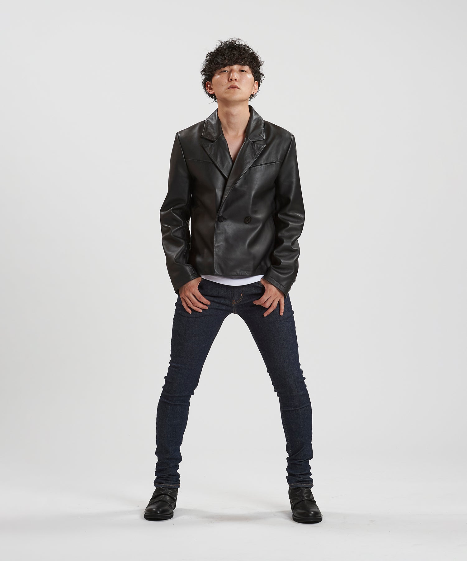 BLACK Model:H169cm