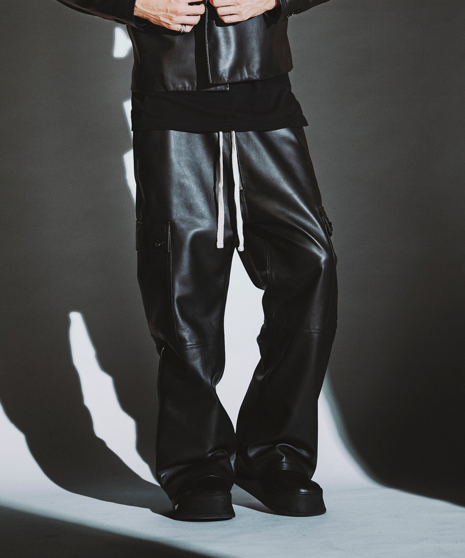 BLACK Model:H182cm