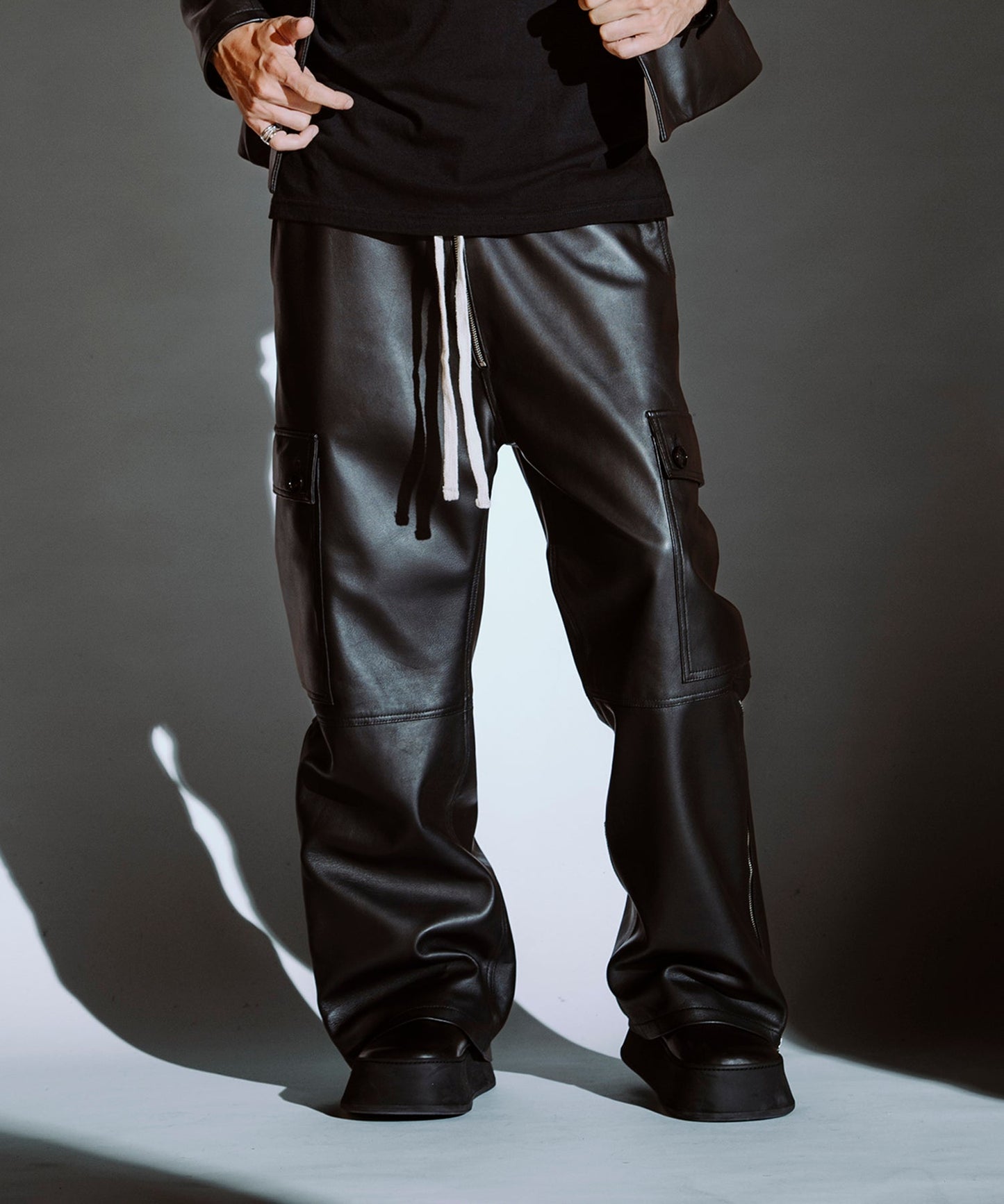 BLACK Model:H182cm