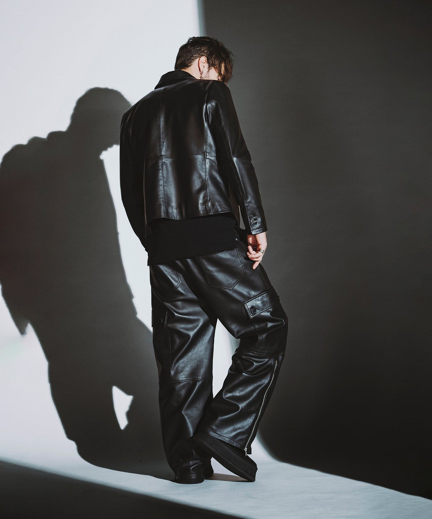 BLACK Model:H182cm
