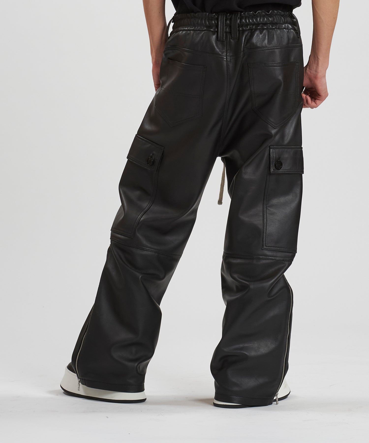 BLACK Model:H180cm