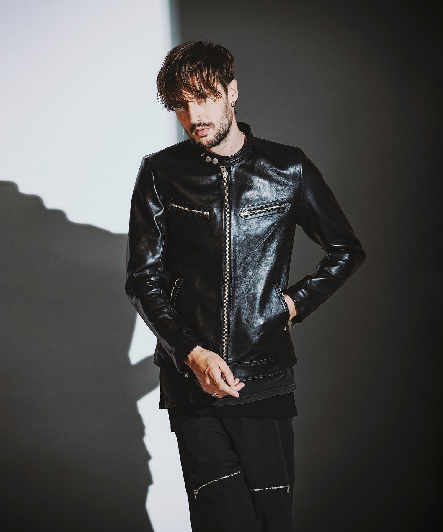 BLACK Model:H182cm