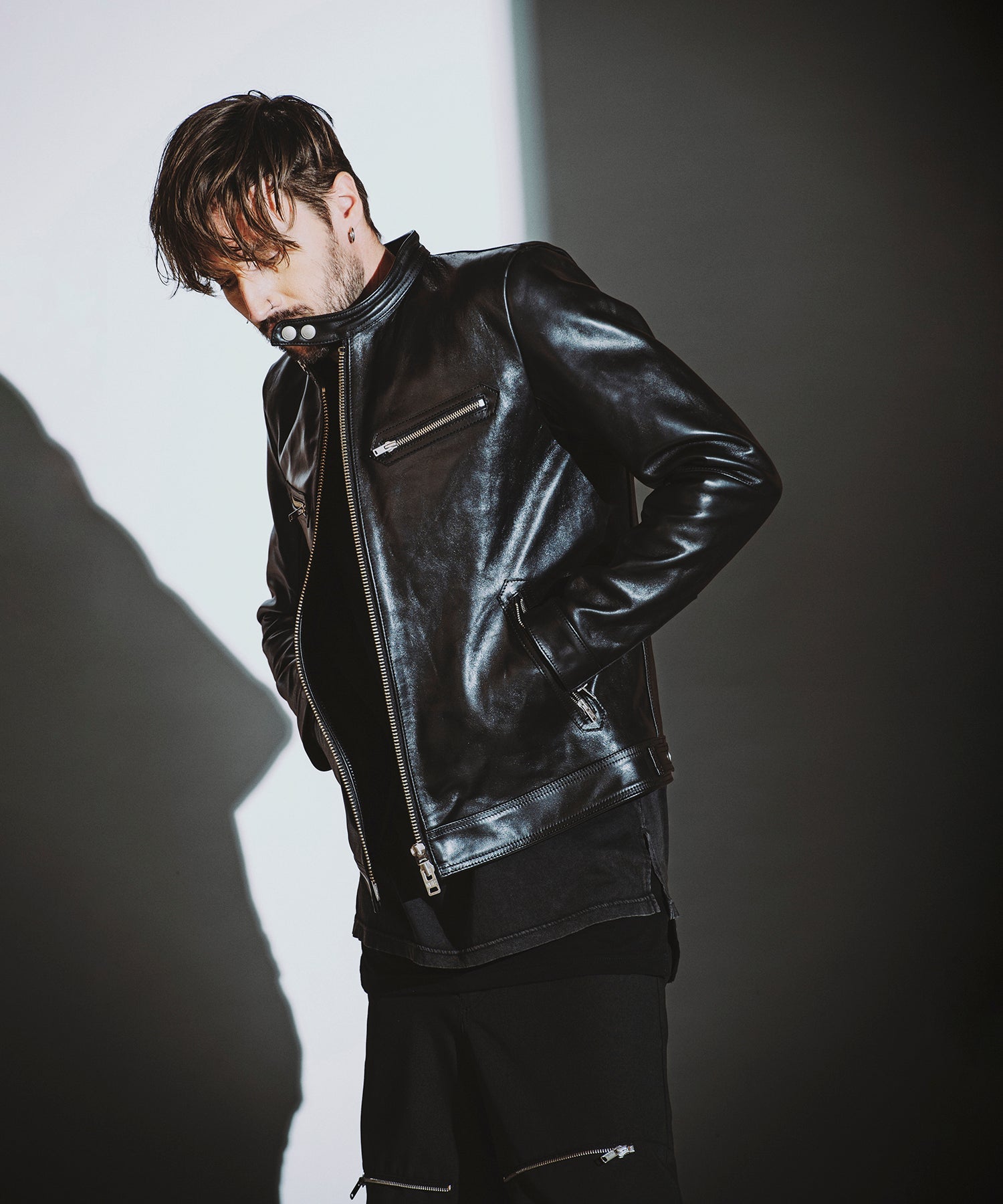 BLACK Model:H182cm