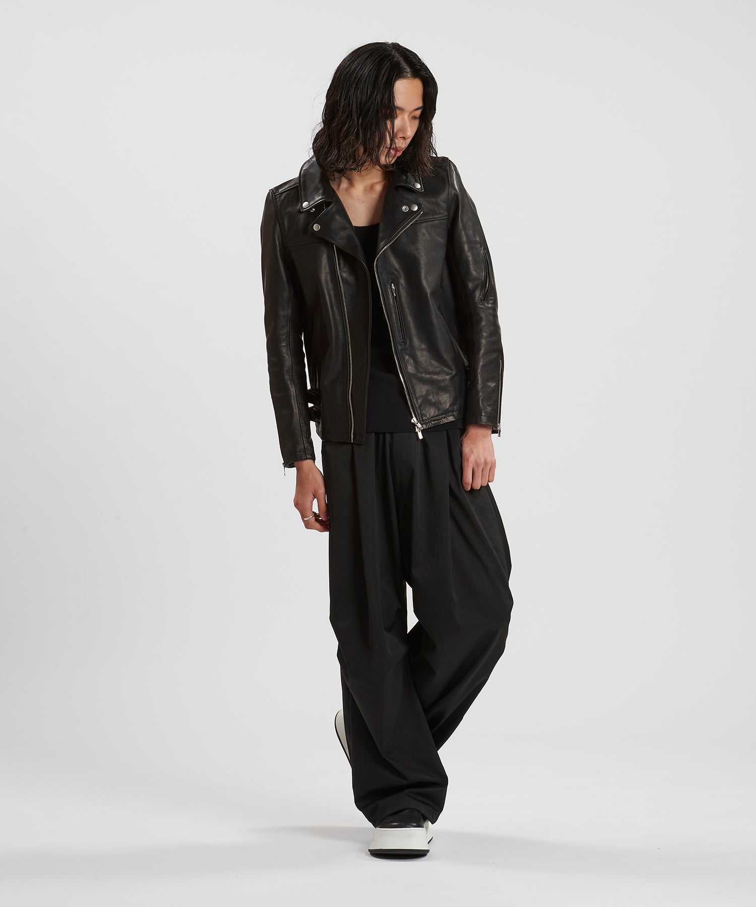 BLACK Model:H180cm