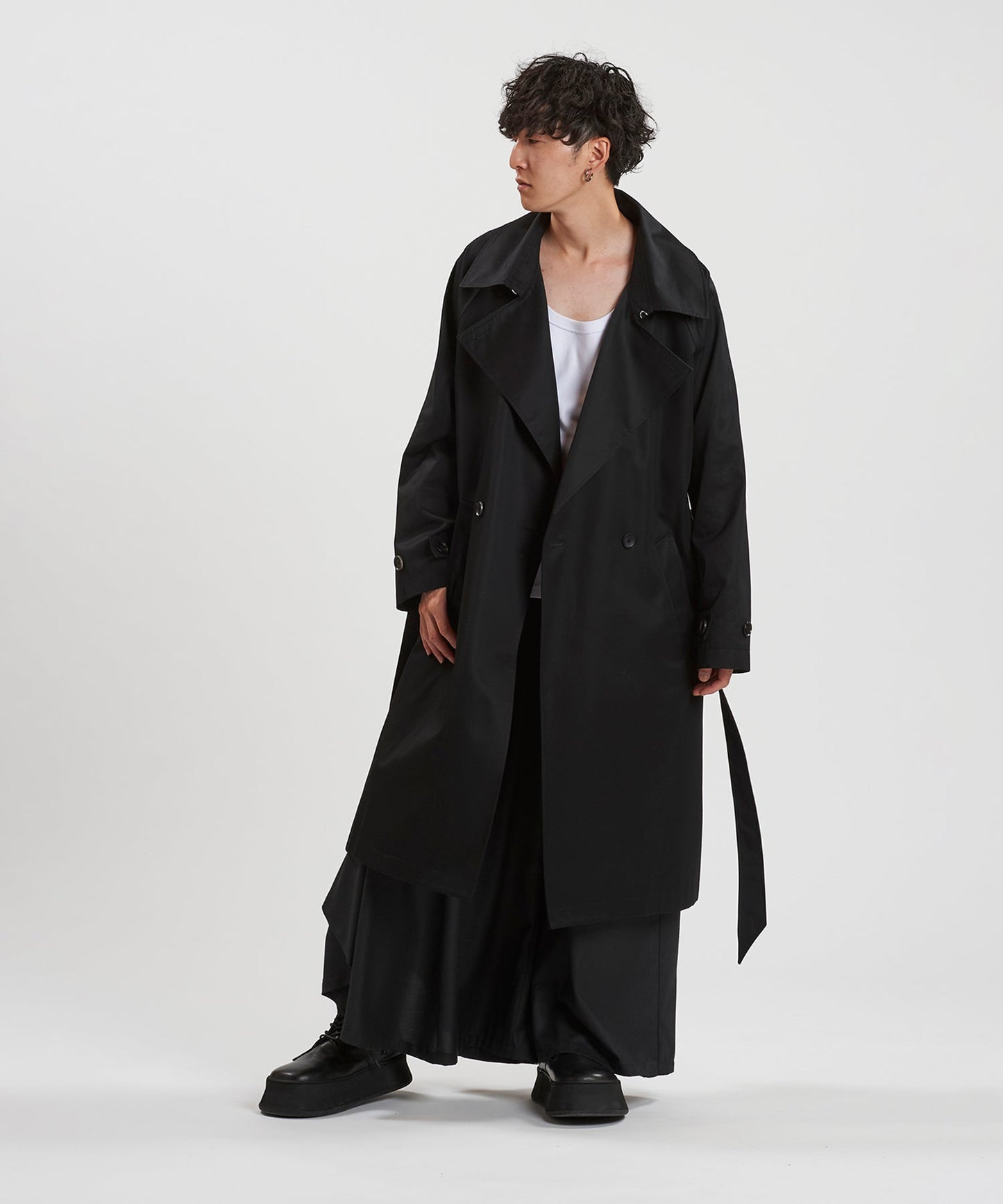 BLACK Model:H169cm