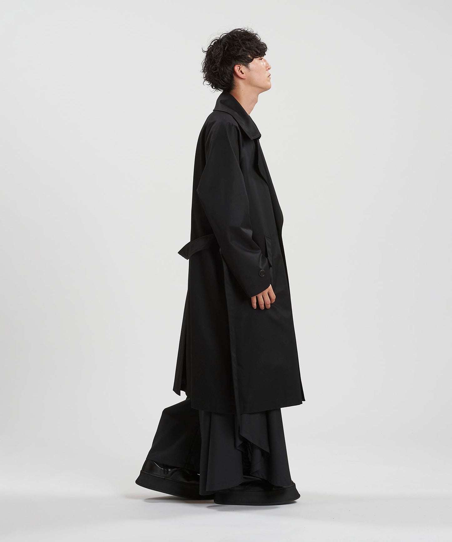 BLACK Model:H169cm