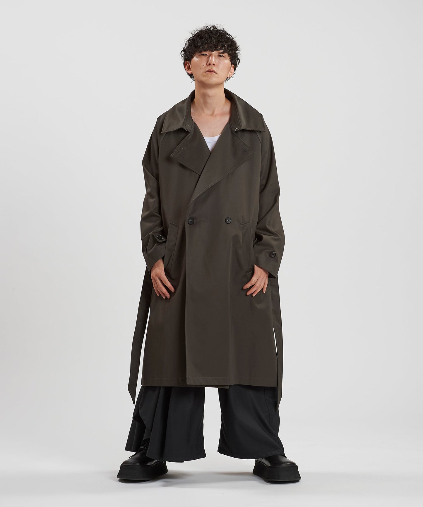 GRAY Model:H169cm