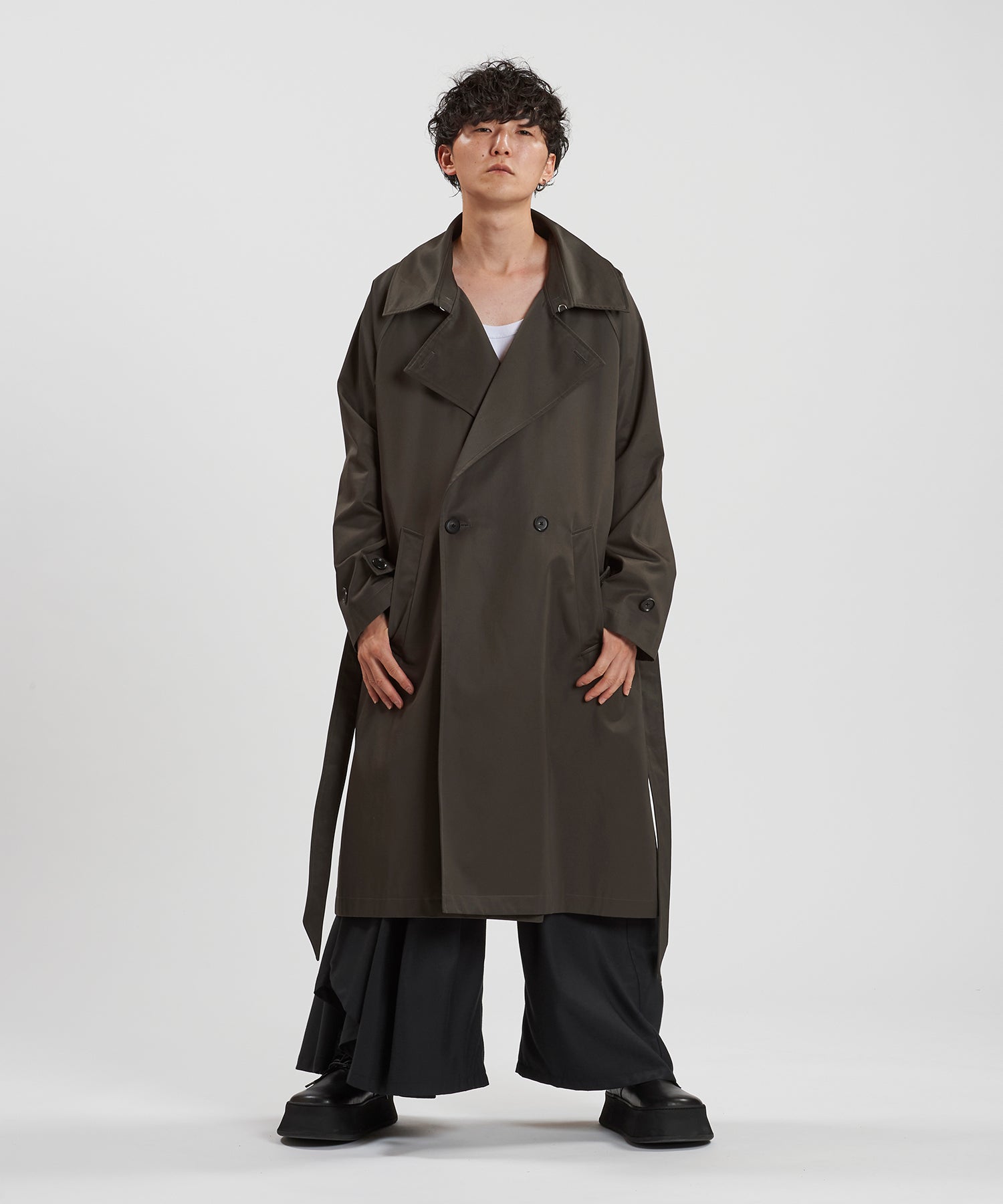 GRAY Model:H169cm
