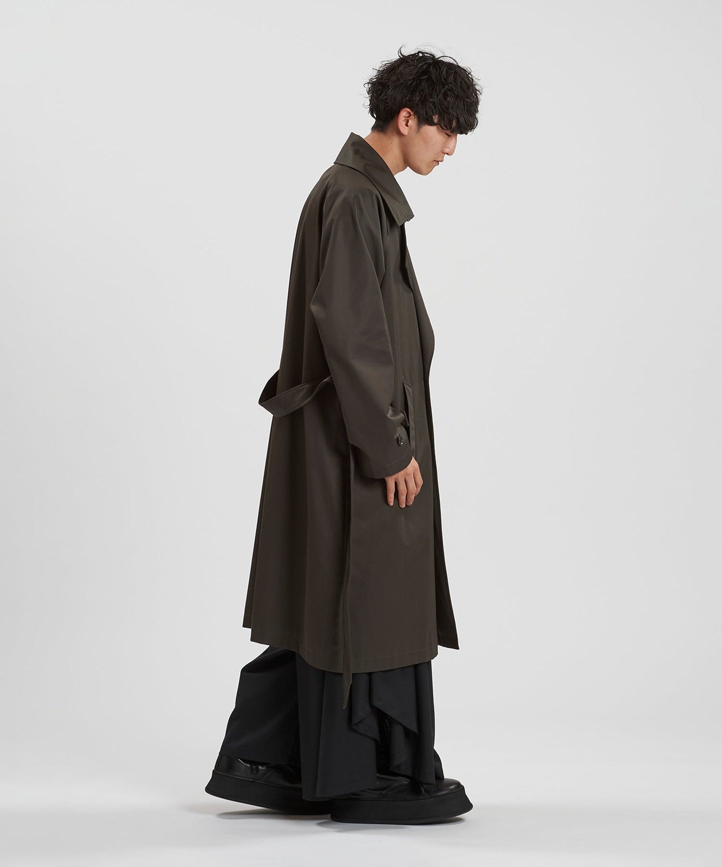 GRAY Model:H169cm