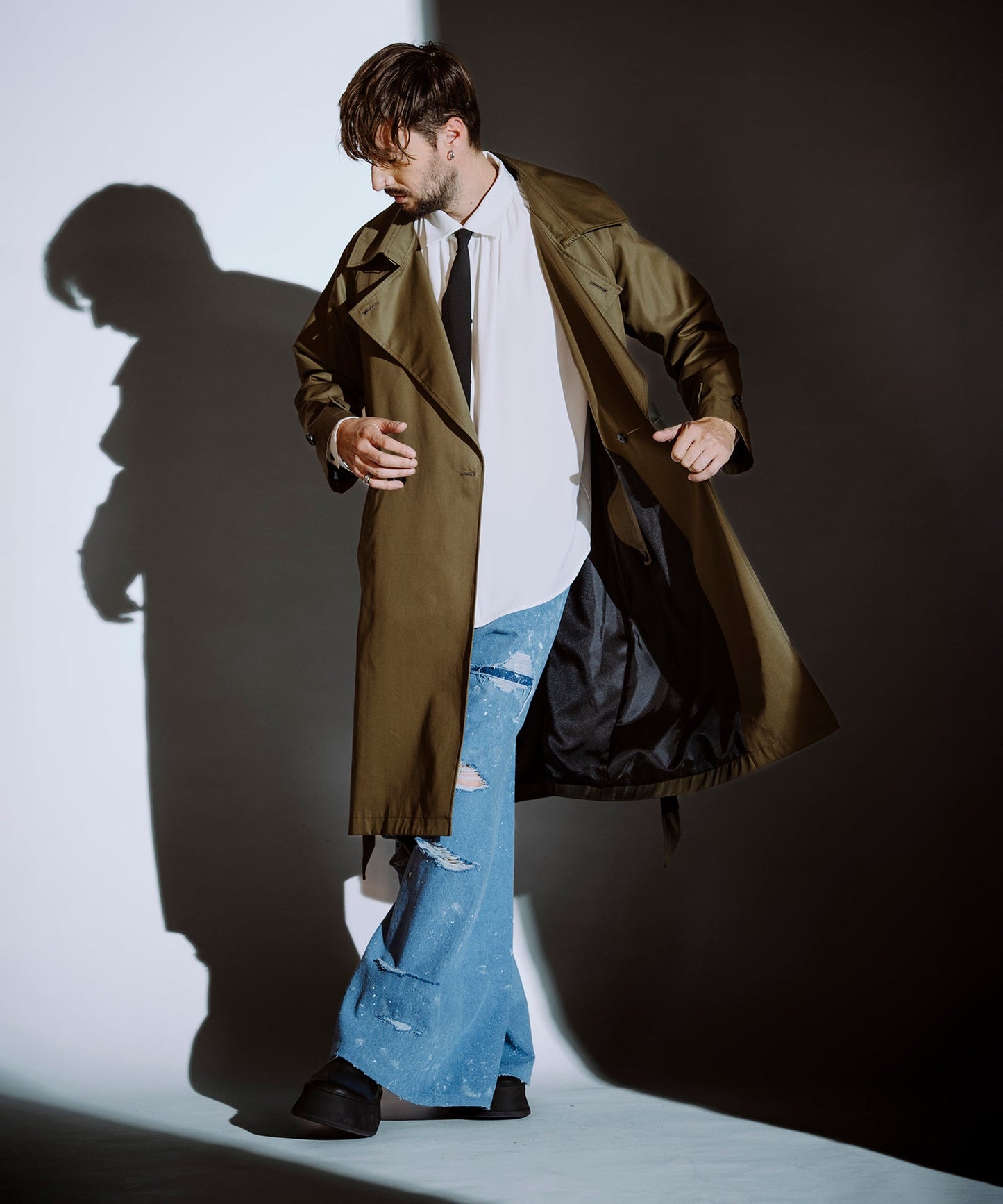 KHAKI Model:H182cm