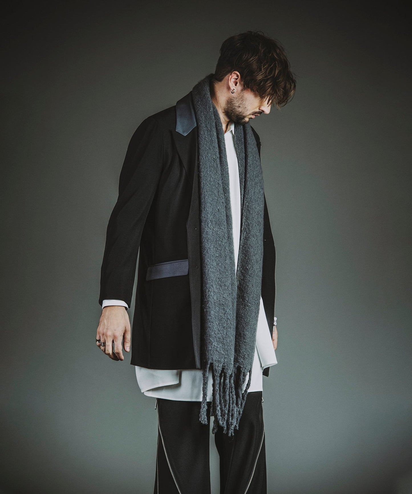 GRAY Model:H182cm