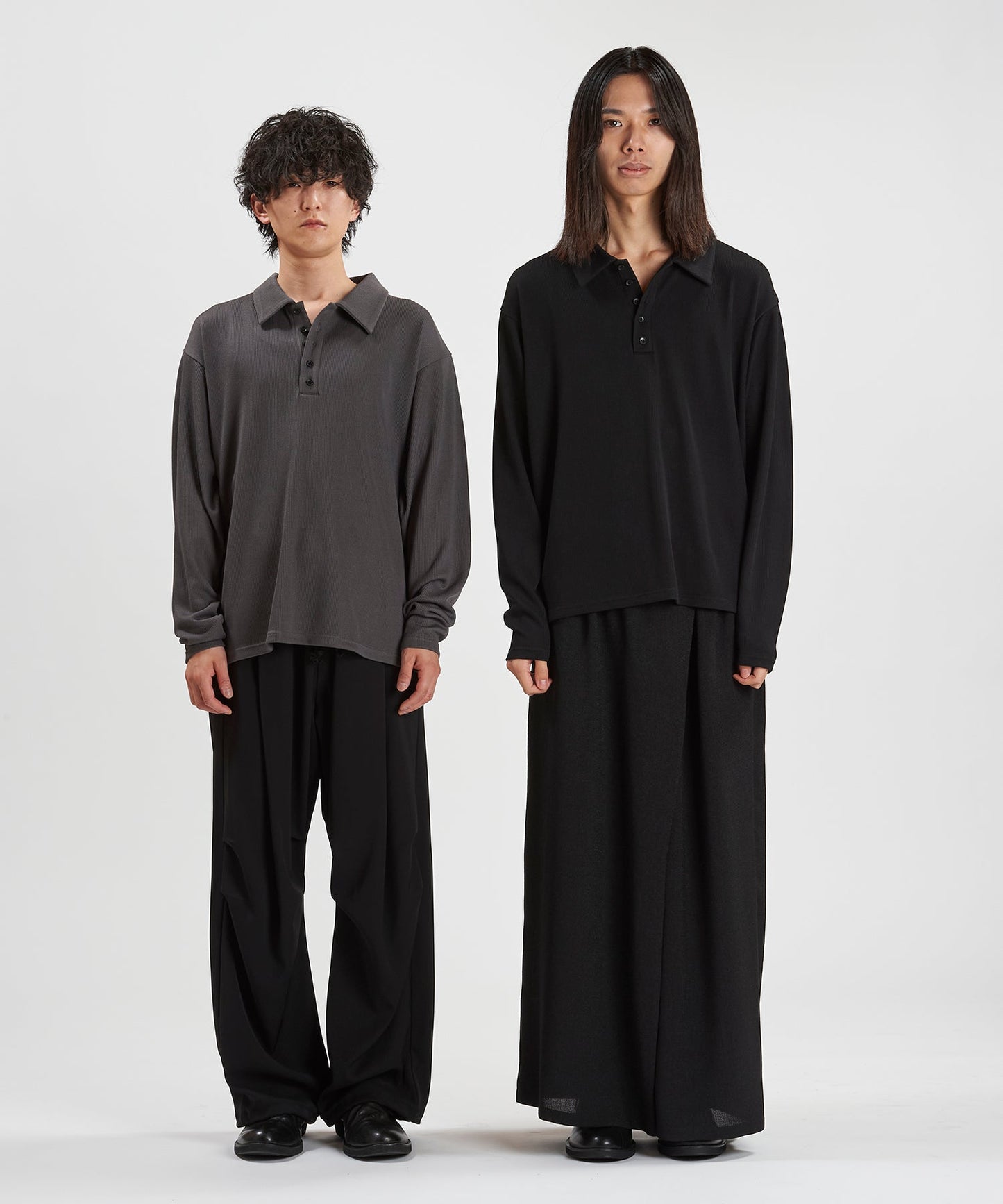 GRAY Model:H169cm / BLACK Model:H180cm