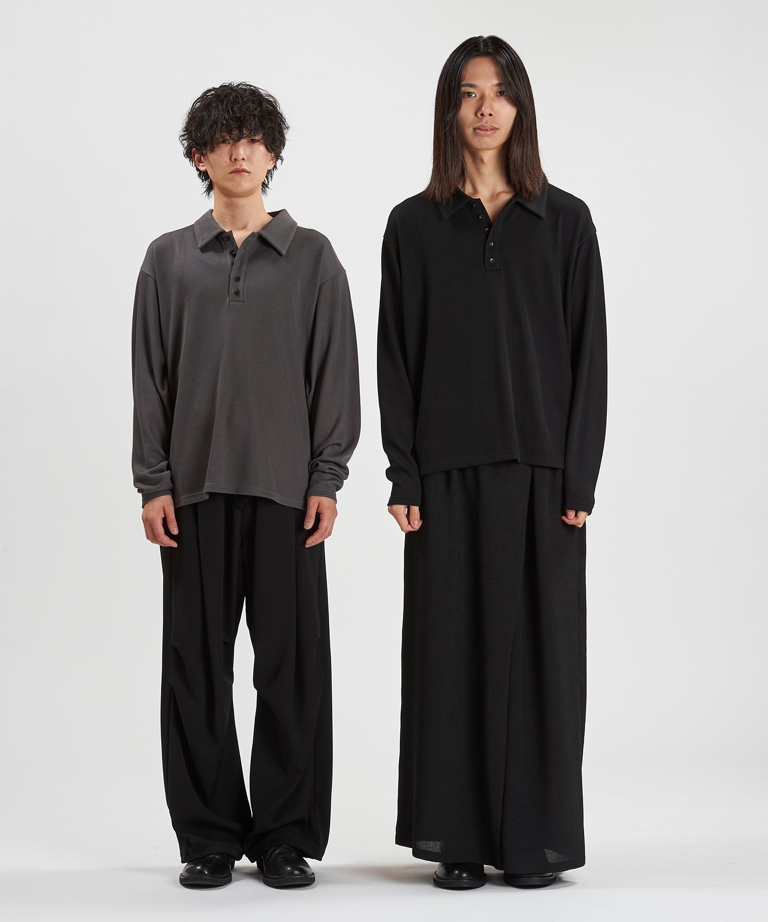 GRAY Model:H169cm / BLACK Model:H180cm