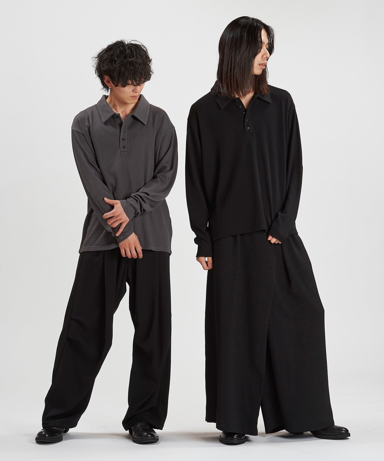 GRAY Model:H169cm / BLACK Model:H180cm