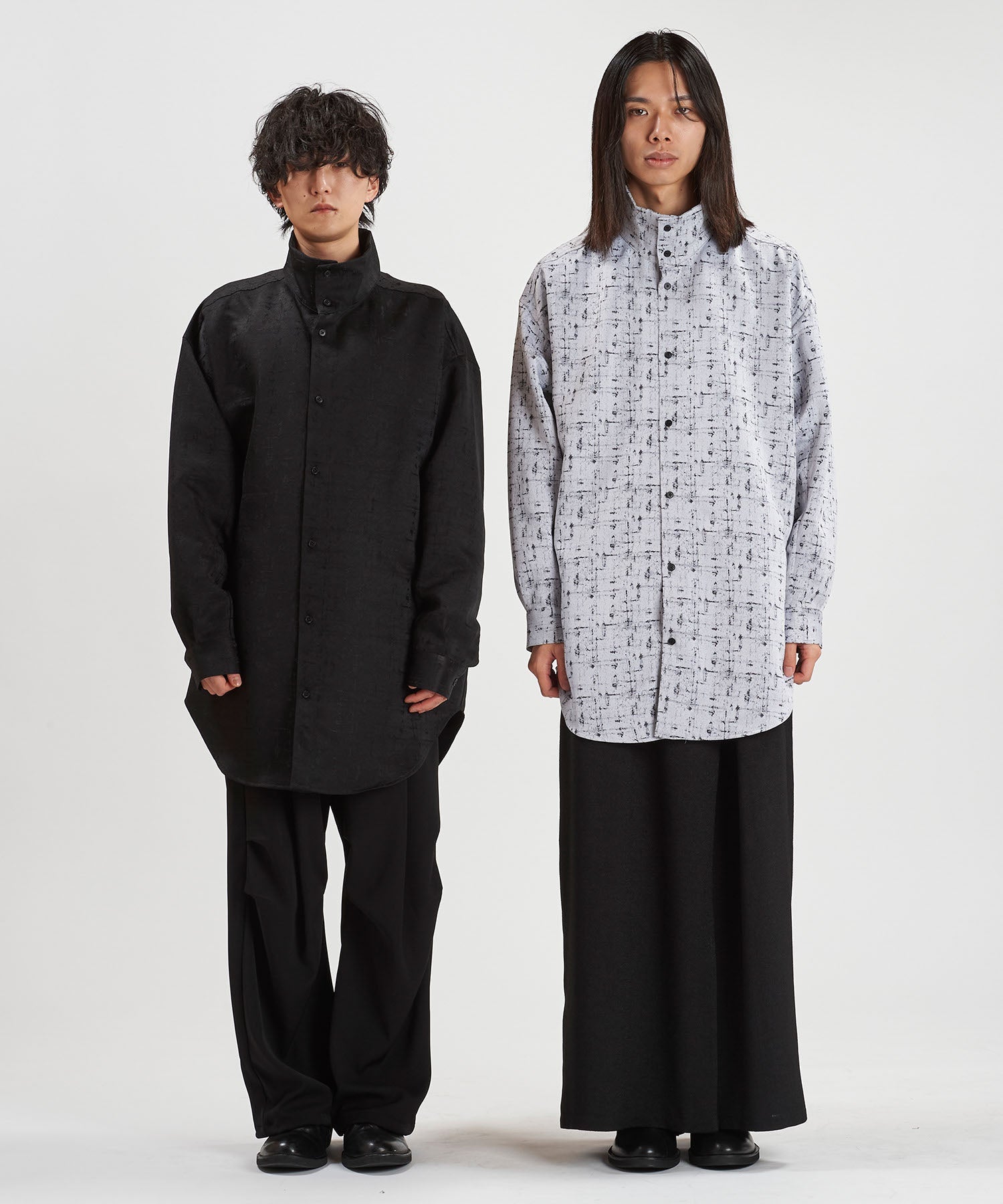 BLACK Model:H169cm / GRAY Model:H180cm