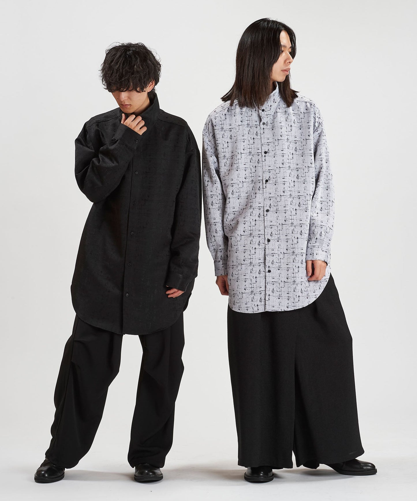 BLACK Model:H169cm / GRAY Model:H180cm