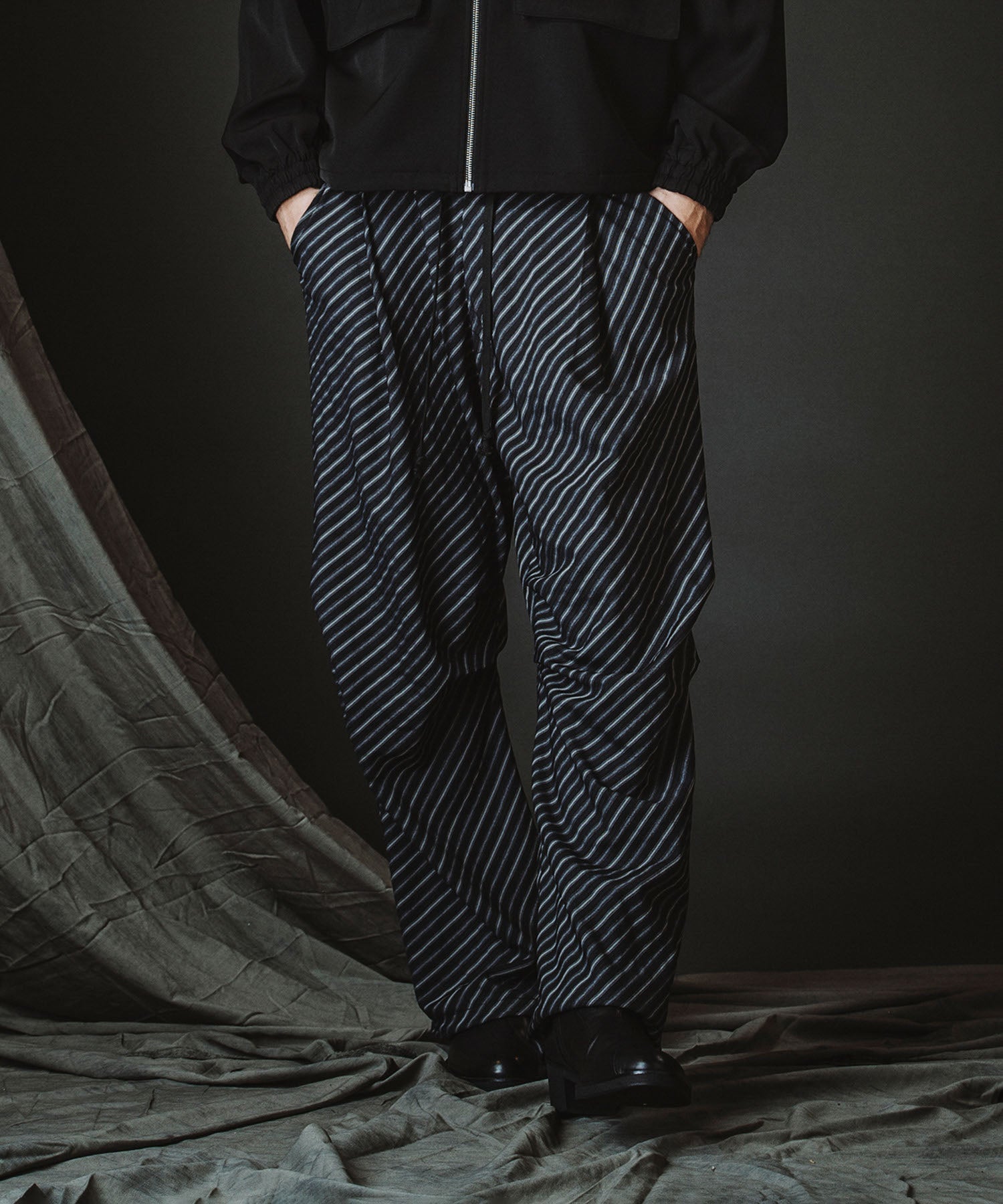 ストライプ Model:H182cm