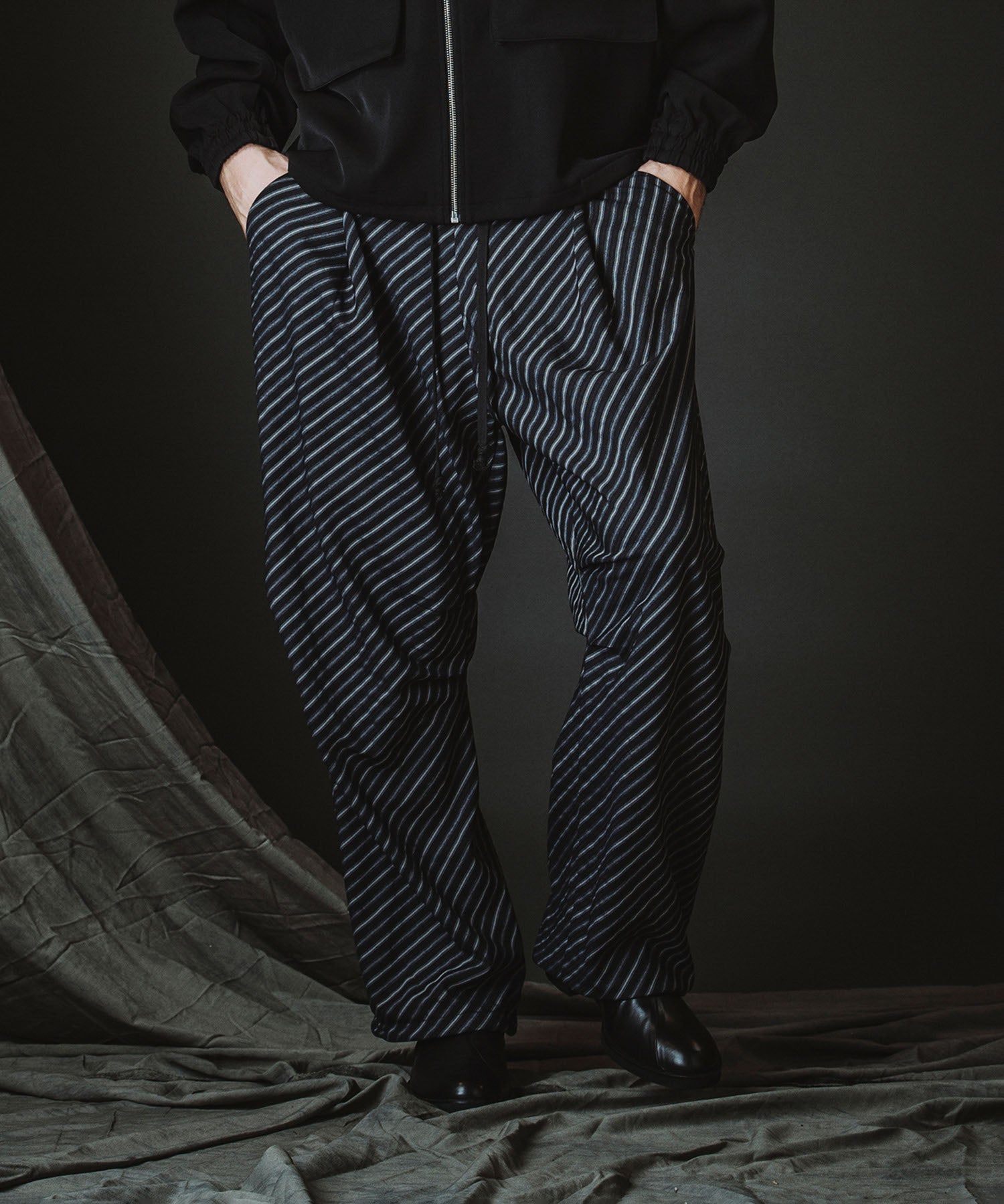 ストライプ Model:H182cm