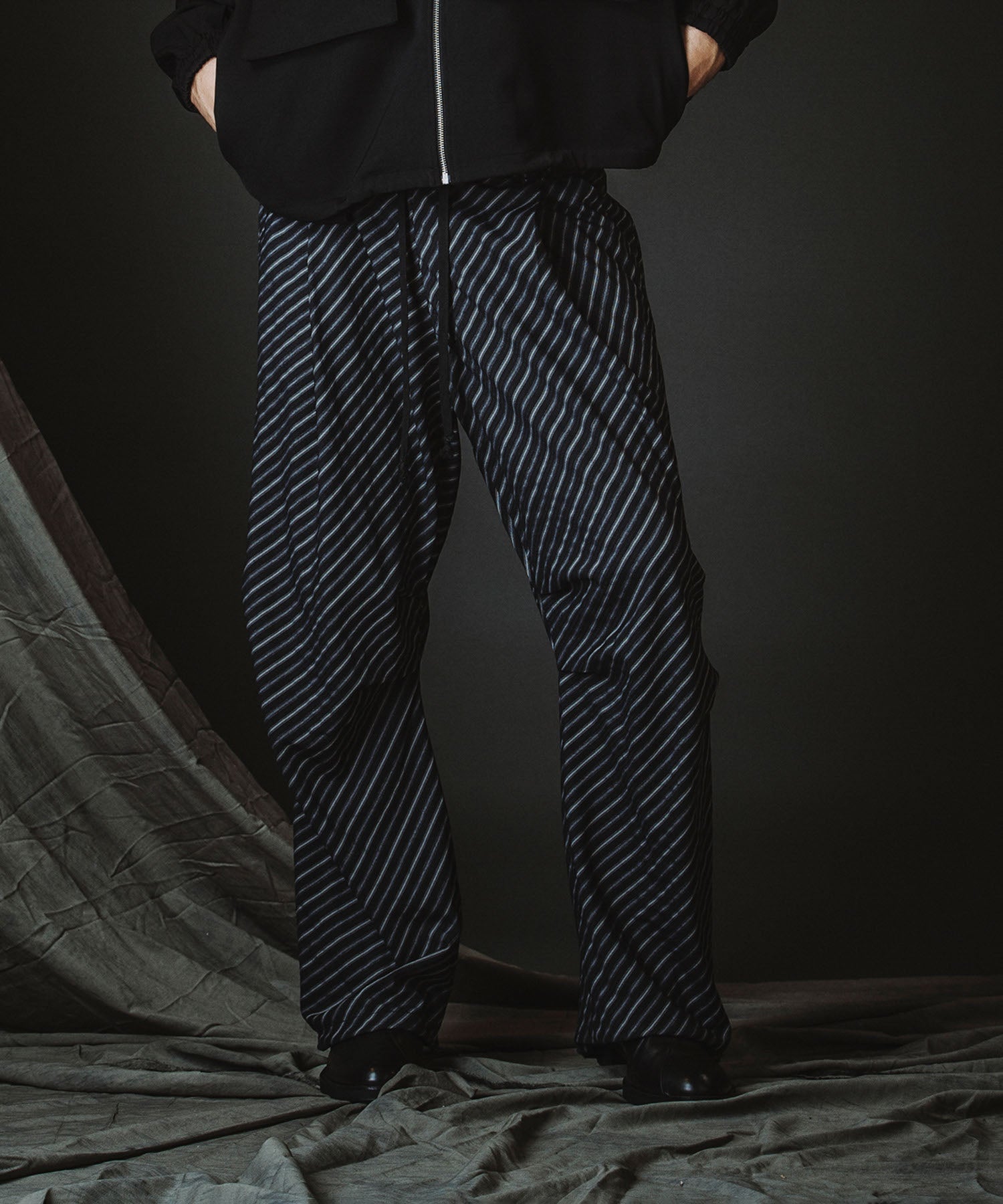 ストライプ Model:H182cm