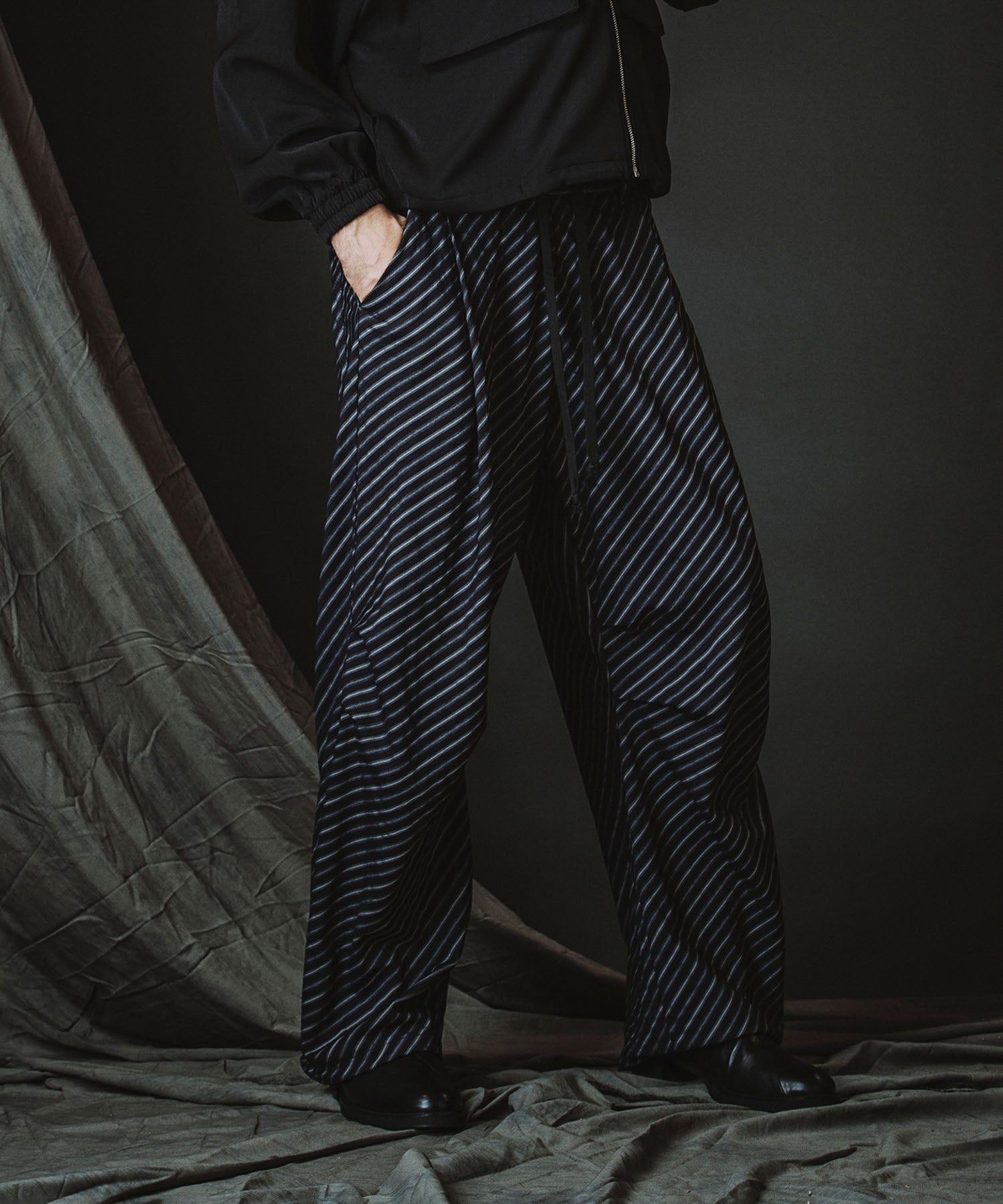 ストライプ Model:H182cm