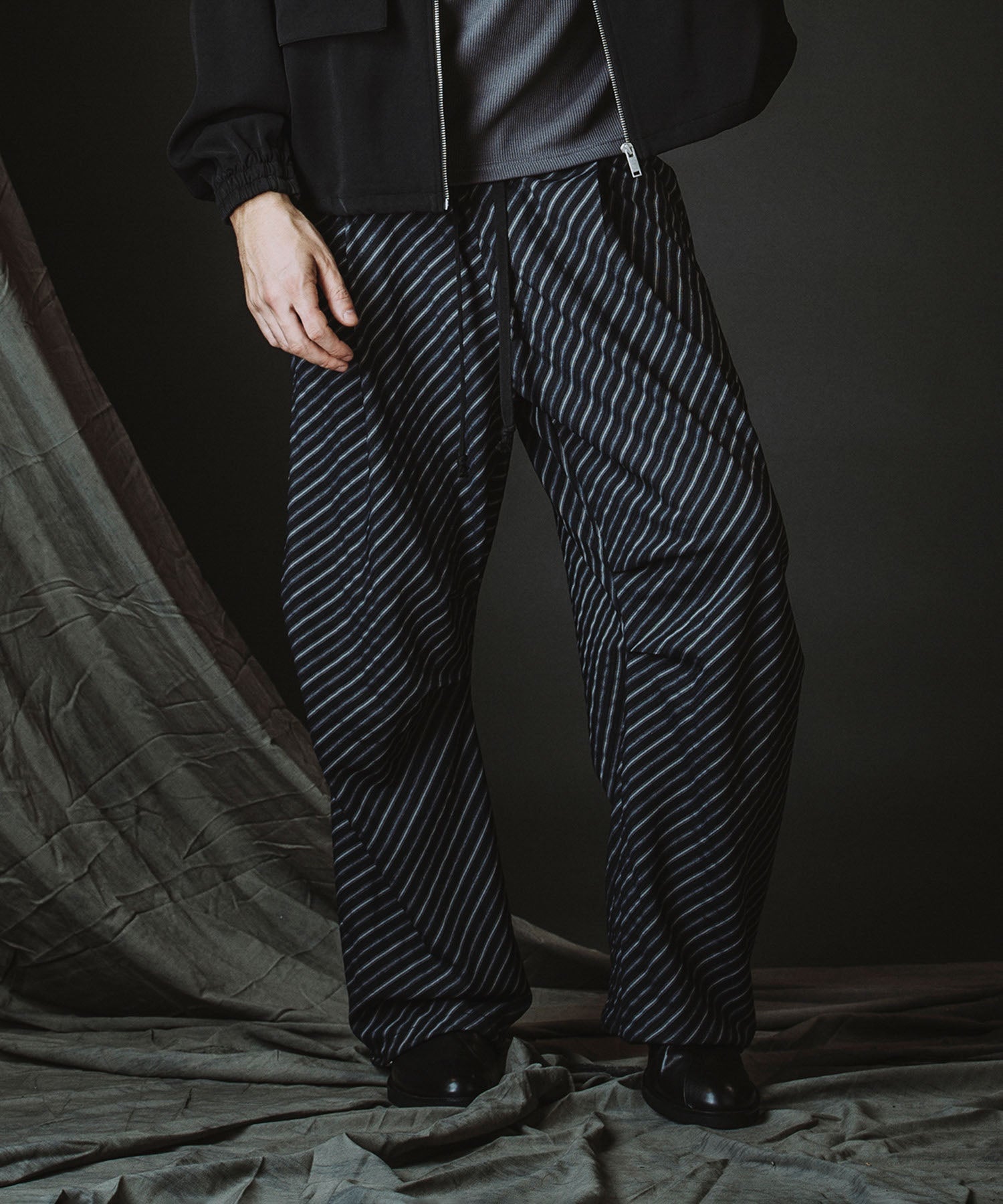 ストライプ Model:H182cm