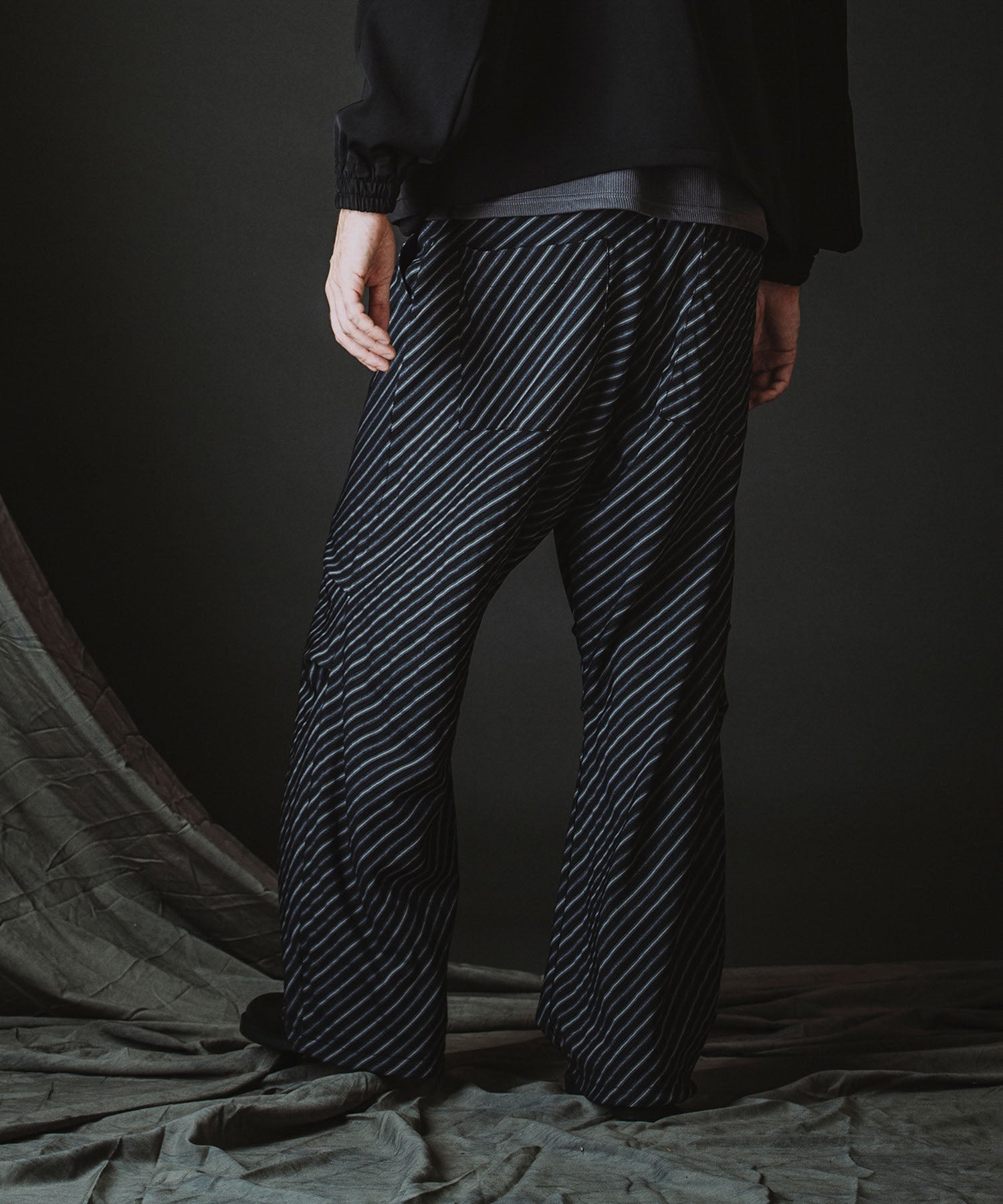 ストライプ Model:H182cm