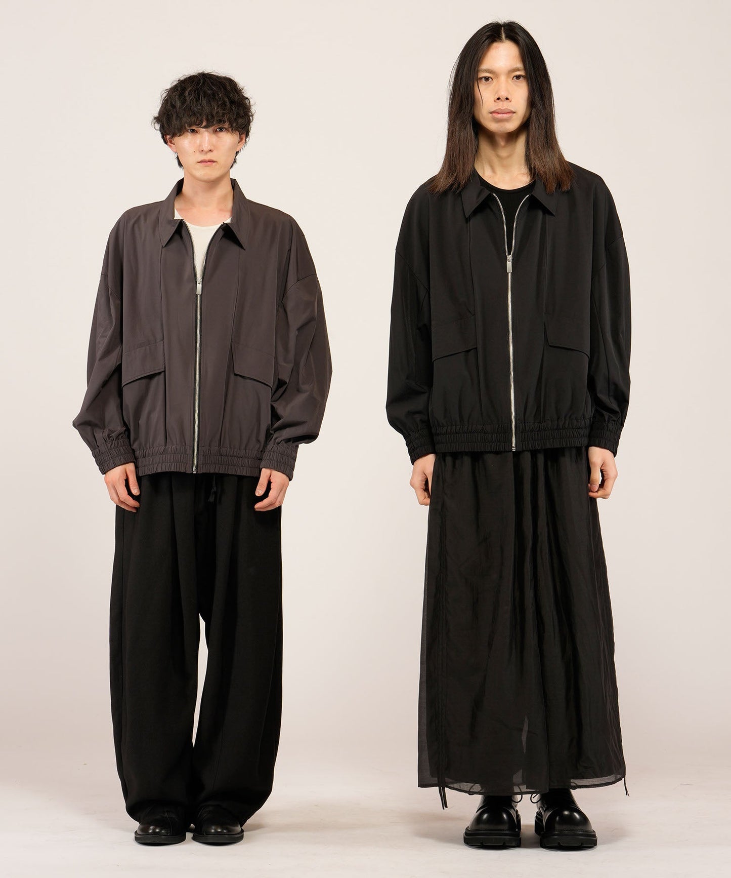 GRAY Model:H169cm / BLACK Model:H180cm