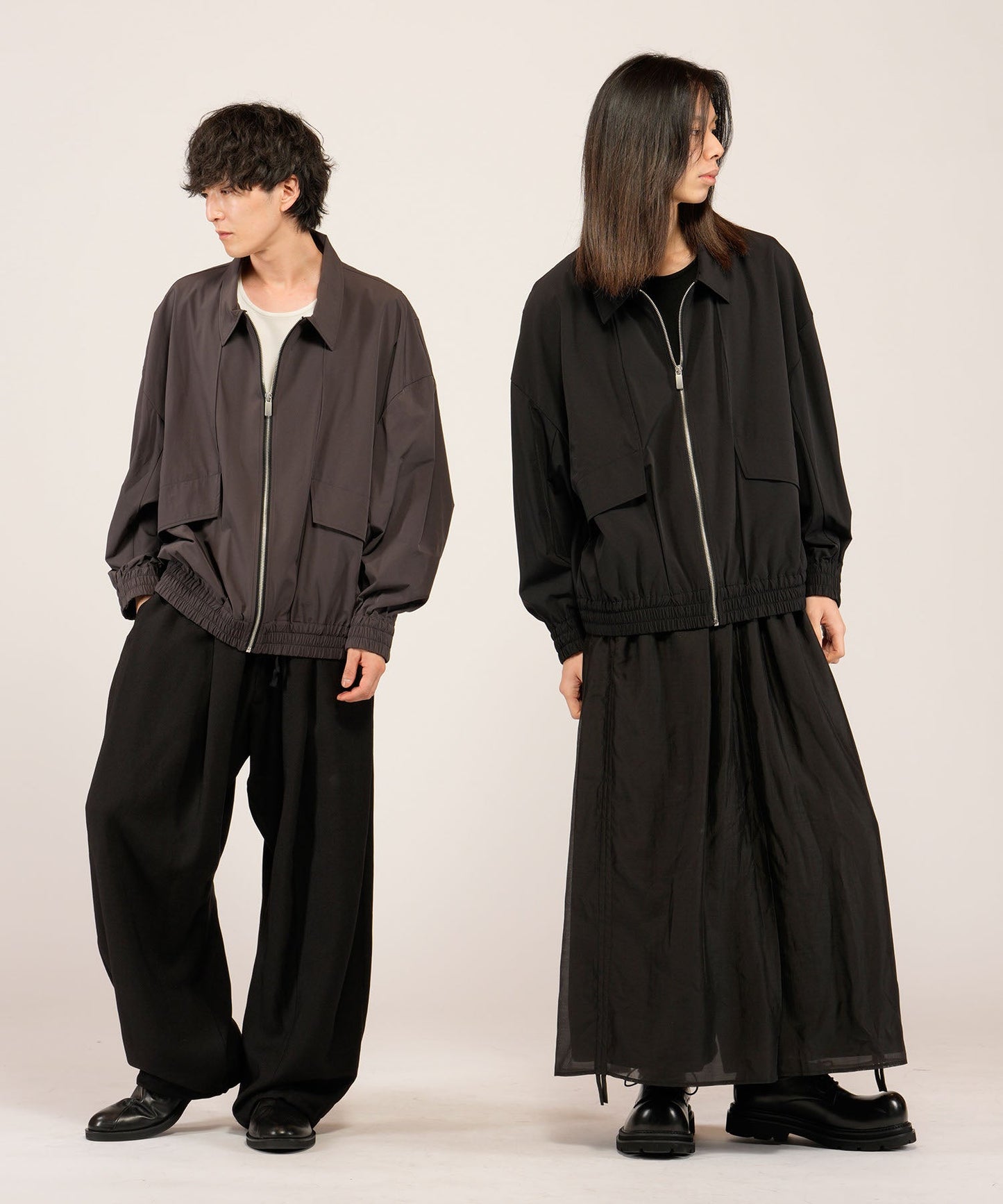 GRAY Model:H169cm / BLACK Model:H180cm