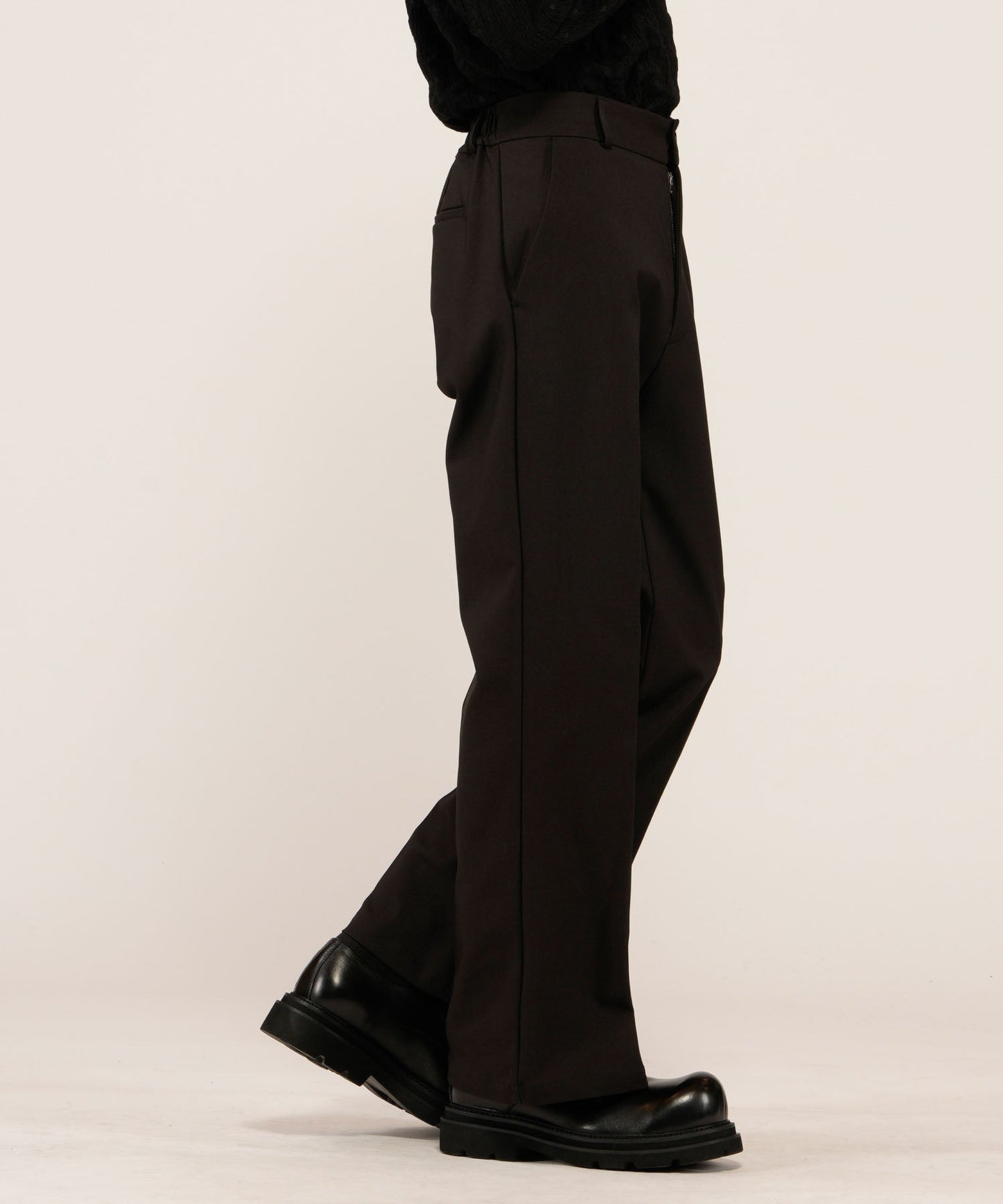 ワイドレッグトラウザーズ