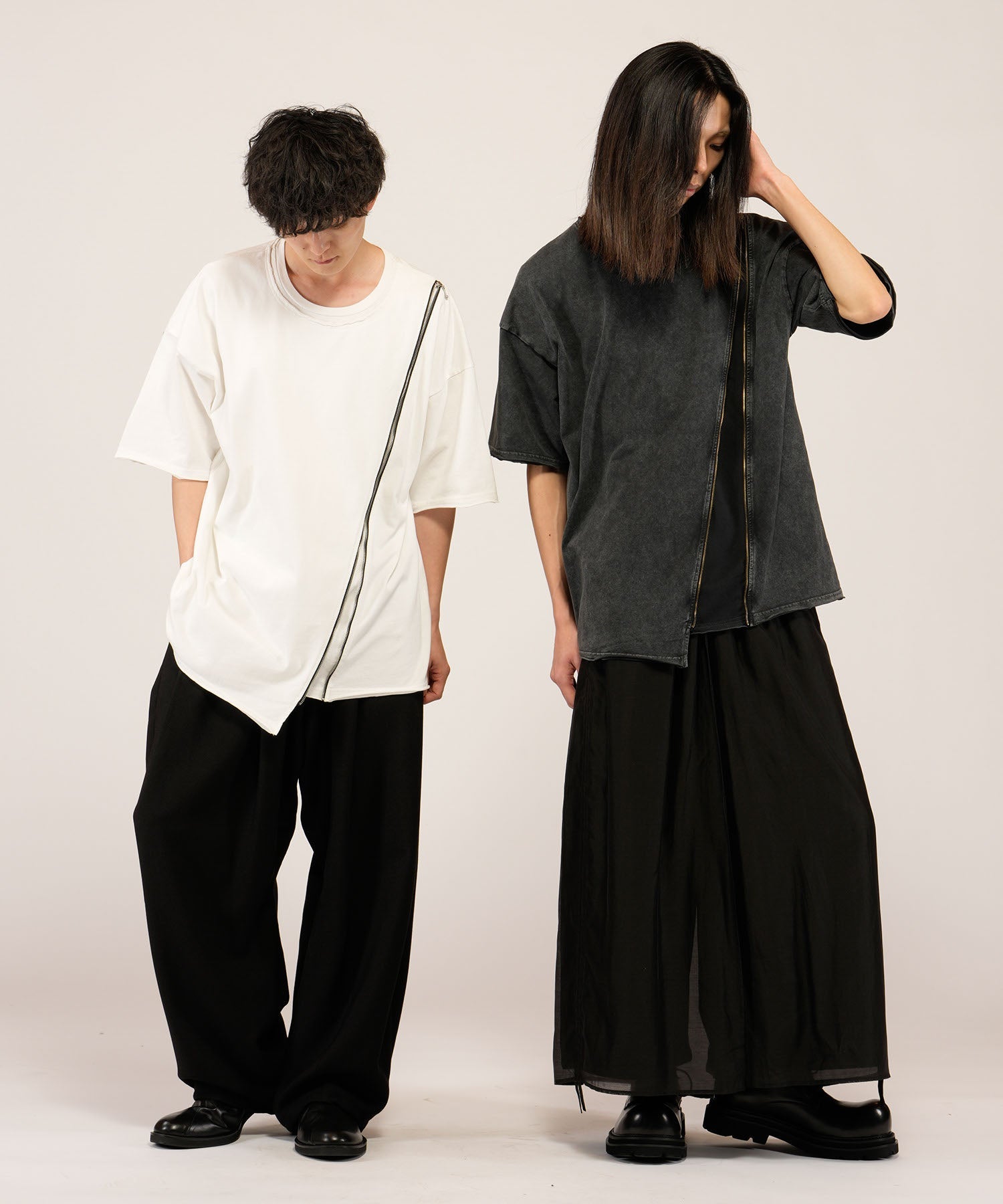 WHITE Model:H169cm / GRAY Model:H180cm