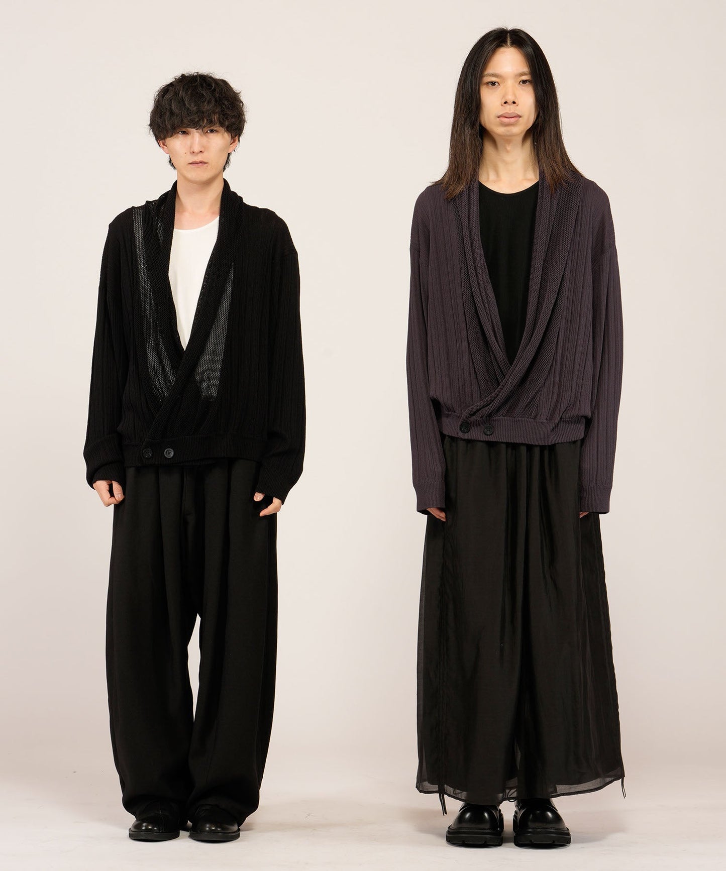 BLACK Model:H169cm / GRAY Model:H180cm