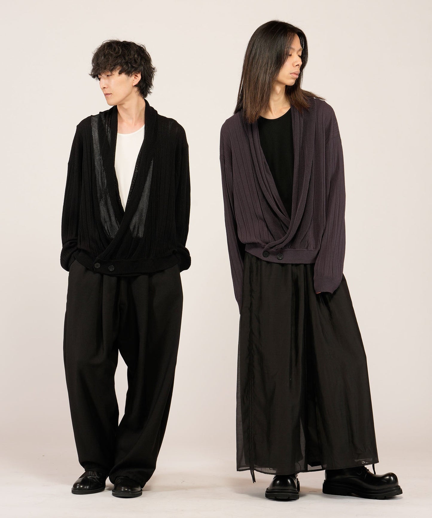 BLACK Model:H169cm / GRAY Model:H180cm