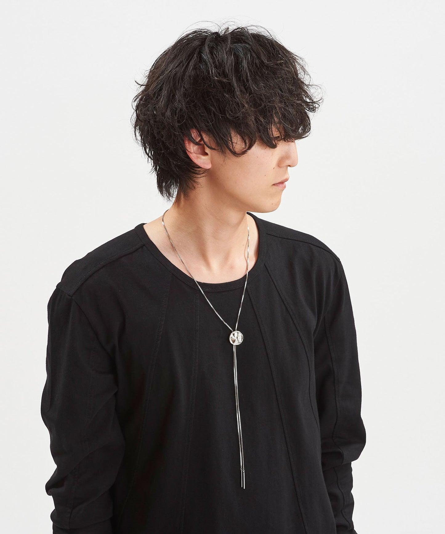 メタルループタイ