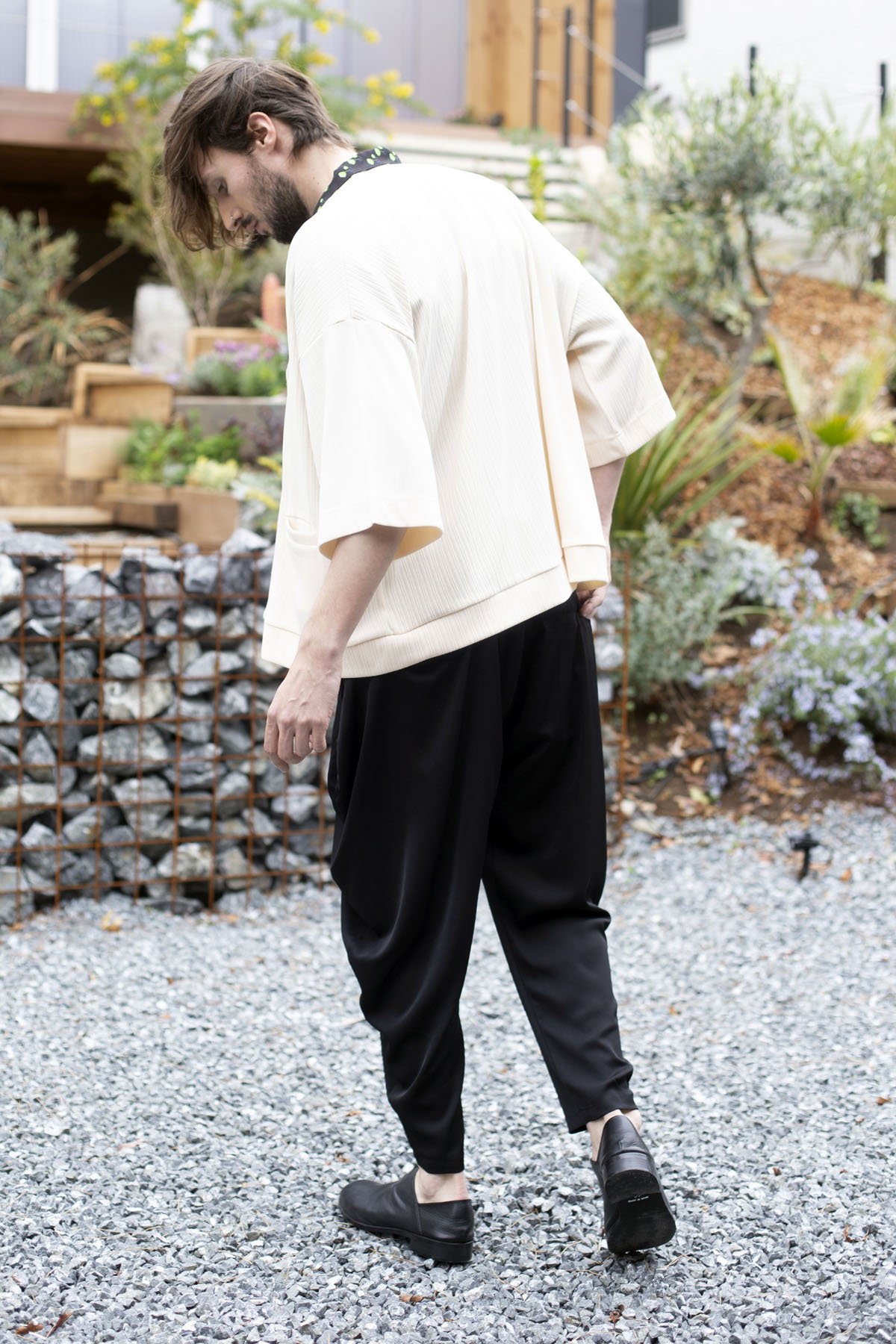 NO ID.OFFICIAL WEB STORE / ITEM FOCUS DRAPE EASY TROUSERS